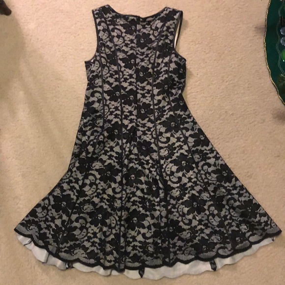 Black flowery flare Betsey Johnson Dress - Picture 2 of 3